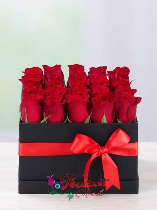 Kutuda Kırmızı Güller