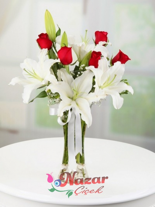 Camda  Lilyum ve Gül